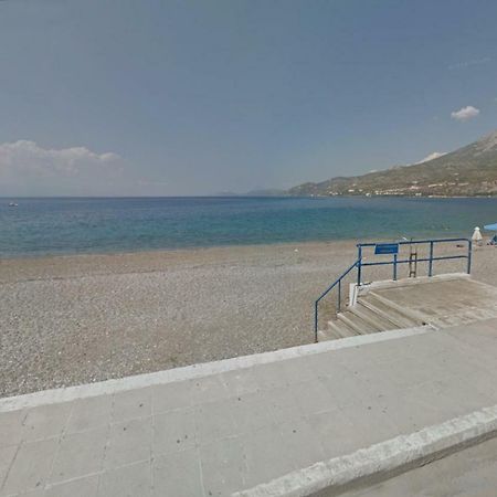 Loutraki Μοναδικής Θέσης Διαμέρισμα Στη Θάλασσα 외부 사진